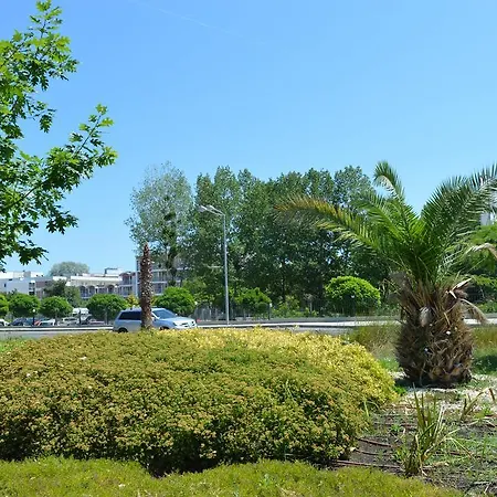 Апартаменты Bratanov River Park Studio