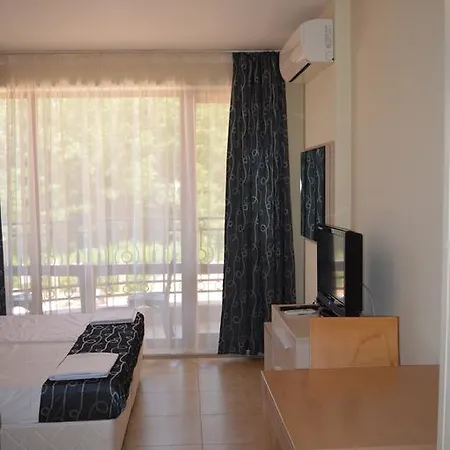 Апартаменты Bratanov River Park Studio Солнечный берег